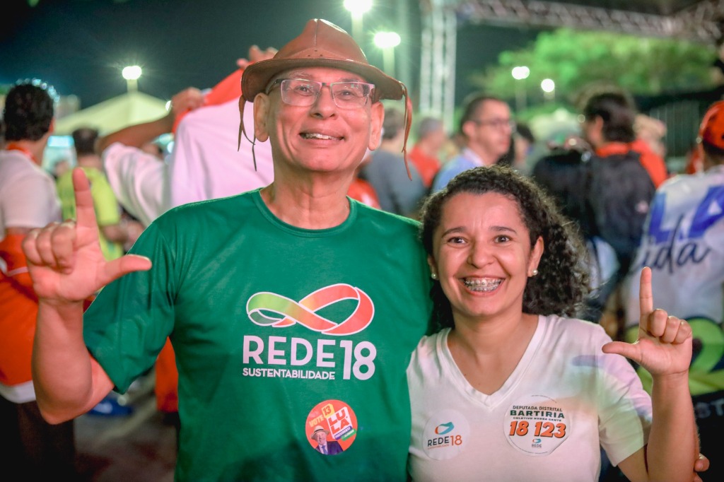 Elianildo Nascimento (Candidato a Deputado Federal REDE 1818) e Dra. Bartíria Monteiro na Caminhada da REDE DF