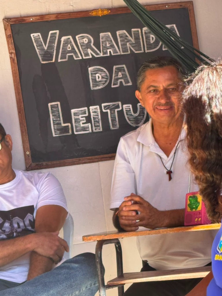 Prof. Jevan na Varanda da Leitura Comunitária em Ceilândia